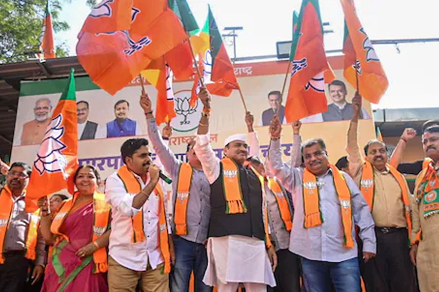 মহারাষ্ট্র স্থানীয় নির্বাচনে গেরুয়া ঝড়, ‘মোদিজির আস্থা পূরণ করেছি’, বার্তা ফড়ণবীসের