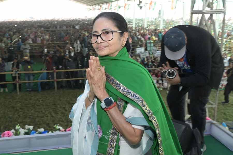 ভোটারদের সাহায্যে ‘মে আই হেল্প ইউ’ শিবির খুলবে নবান্ন, মালদহ থেকে ঘোষণা মমতার