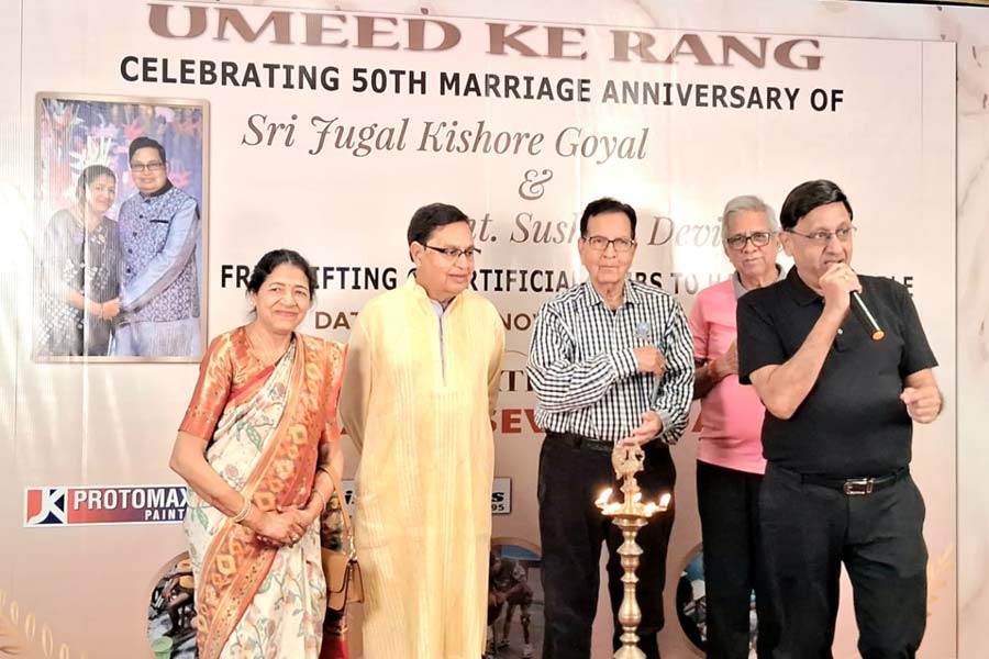 বিবাহবার্ষিকীতে মানবিক উদ্যোগ, বিশেষভাবে সক্ষমদের কৃত্রিম অঙ্গ দান দম্পতির