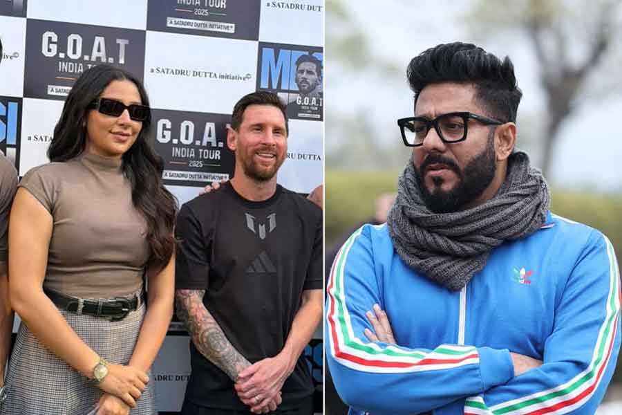 মেসির পাশে দাঁড়িয়ে ছবি তোলায় শুভশ্রীকে কুকথা, টিটাগড় থানায় FIR রাজের