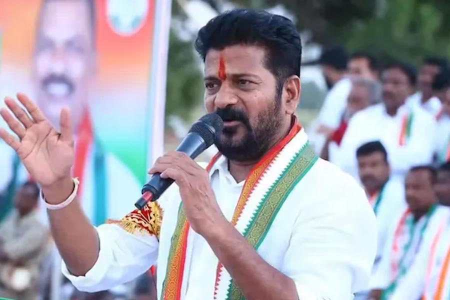 ‘হিন্দুদের এত দেবতা কেন?’, তেলেঙ্গানার মুখ্যমন্ত্রীর বিতর্কিত মন্তব্যে চাঞ্চল্য