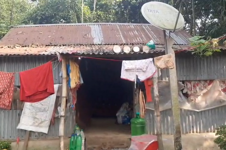 শান্তিপুরে বৃদ্ধার বাড়িতে ভুতুড়ে ফর্ম! সম্পত্তির ভাগ বাড়ার আশঙ্কায় চরমে চিন্তা