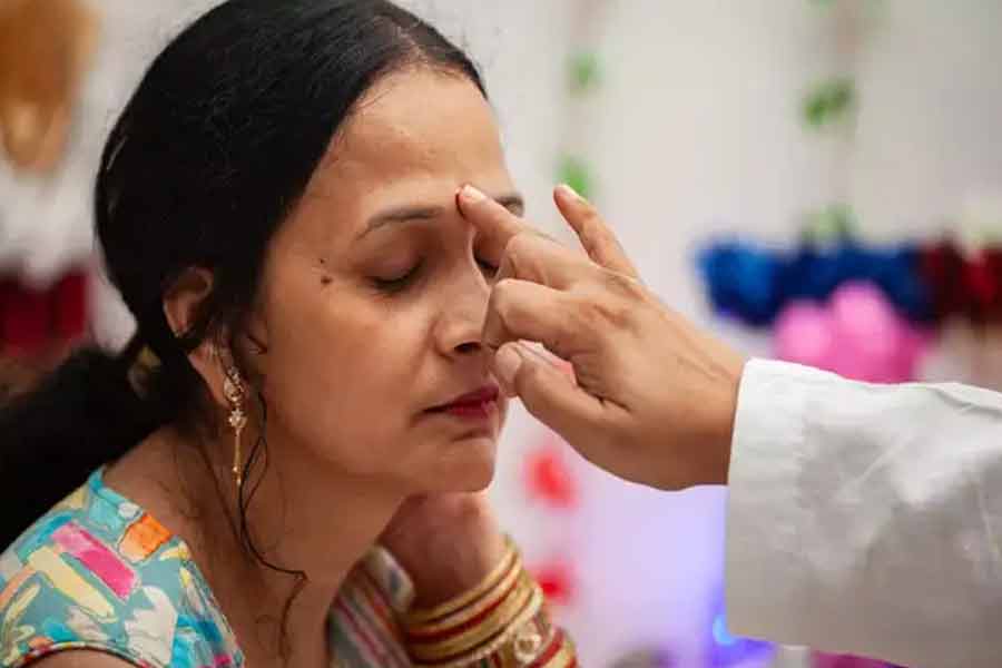 কপালে এক ফোঁটা চন্দনেই ম্যাজিক, বদলাতে পারে সব কিছু!