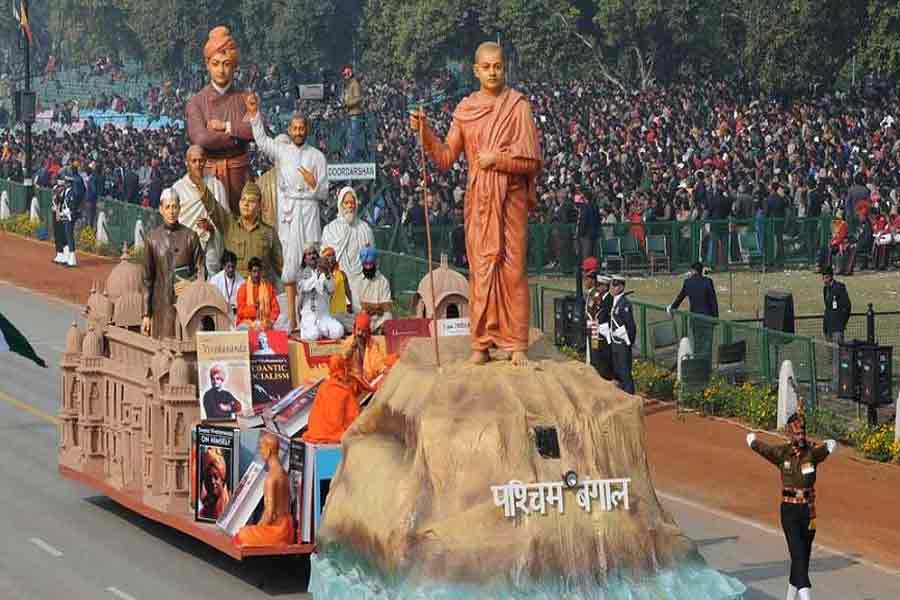 ফের বাংলাকে ‘বঞ্চনা’, বৈঠকের পরেও সাধারণতন্ত্র দিবসে মনীষীদের ট্যাবলোয় নেই ছাড়পত্র