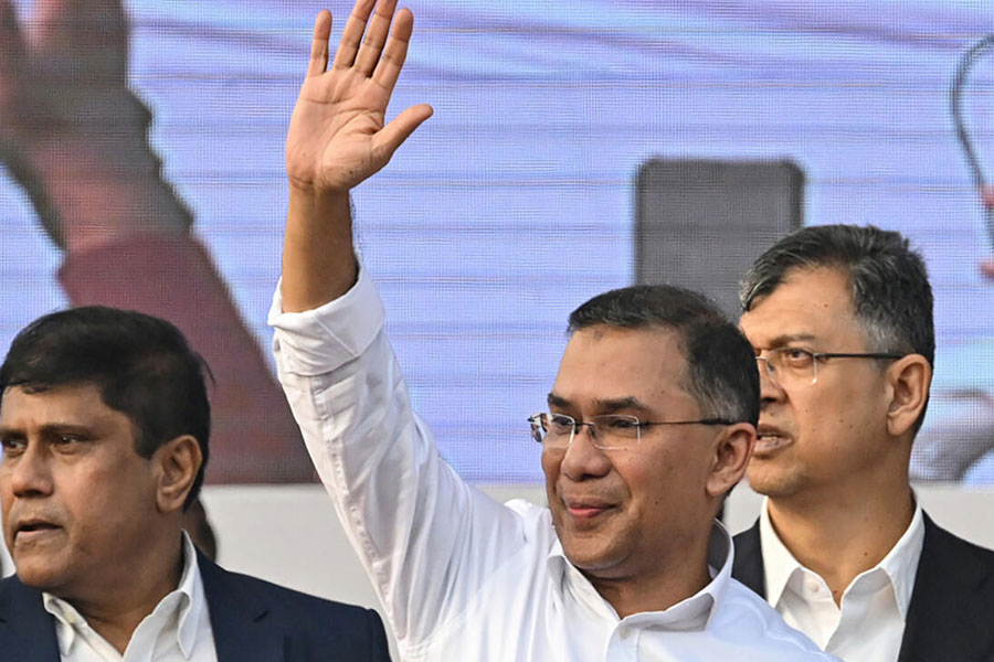 মসনদ দখলে ময়দানে খালেদাপুত্র, ঢাকা-১৭ ও বগুড়ায় মনোনয়নপত্র জমা দিলেন তারেক