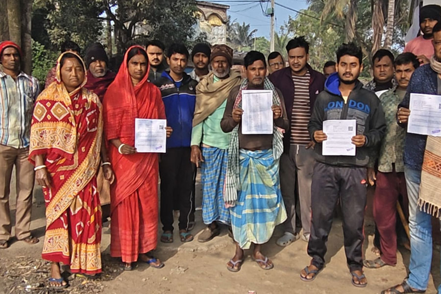 বুথের ৪৯১ ভোটারকে শুনানিতে ডাক, আতঙ্ক তেহট্টে! বিডিও অফিসে বিক্ষোভ তৃণমূলের