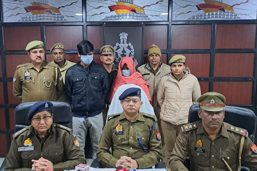 ঝাড়খণ্ডের তরুণীকে দিল্লিতে এনে ধর্ষণ-খুন! হাড়গোড় ভর্তি সুটকেস ধরিয়ে দিল দম্পতিকে
