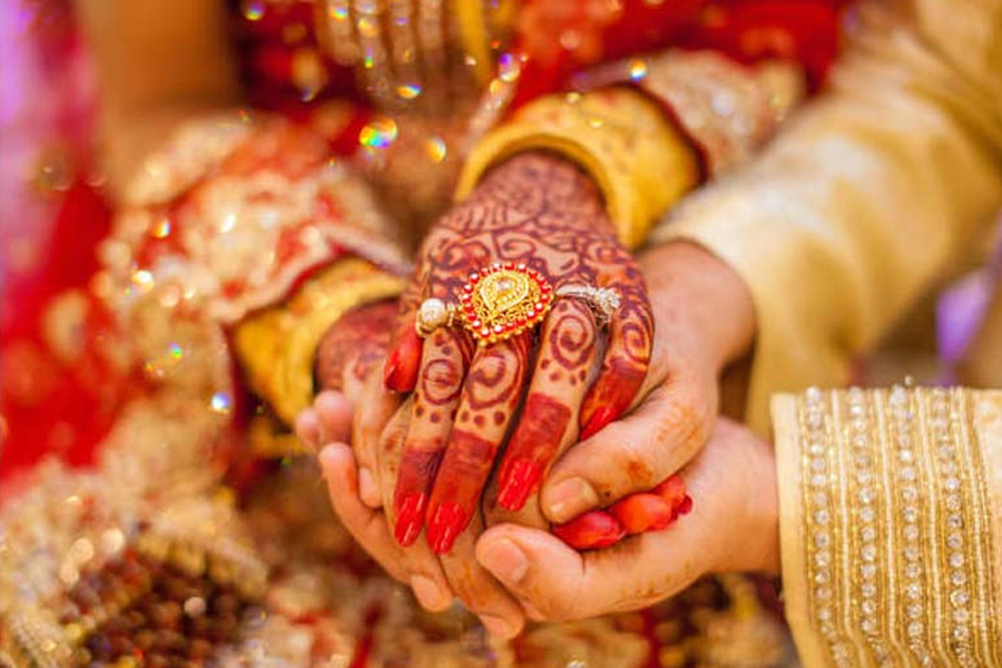 আর পালিয়ে বিয়ে নয়, প্রেমবিবাহেও লাগবে বাবা-মায়ের সম্মতি, নয়া আইন আনছে মোদির গুজরাট