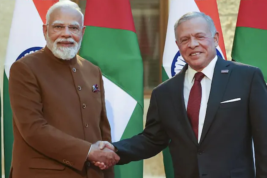 জর্ডনে পৌঁছলেন মোদি, রাজকীয় অভ্যর্থনায় স্বাগত ভারতের প্রধানমন্ত্রীকে