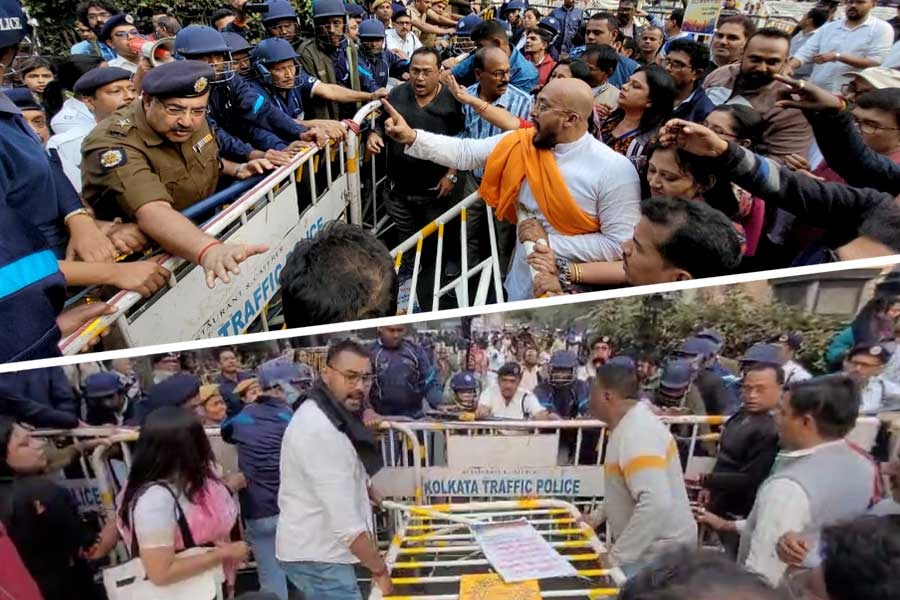 ব্যারিকেড দিয়েই ভাঙা হল ব্যারিকেড, ফের উত্তপ্ত কলকাতার CEO দপ্তর
