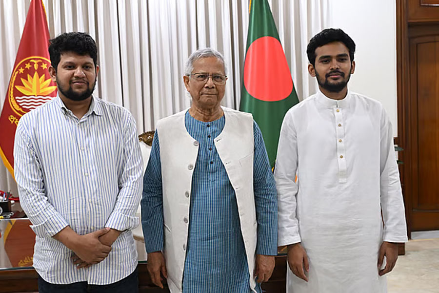 বাংলাদেশের অন্তর্বর্তী সরকারের উপদেষ্টা পদ ছাড়লেন মাহফুজ ও আসিফ, অংশ নেবেন নির্বাচনে