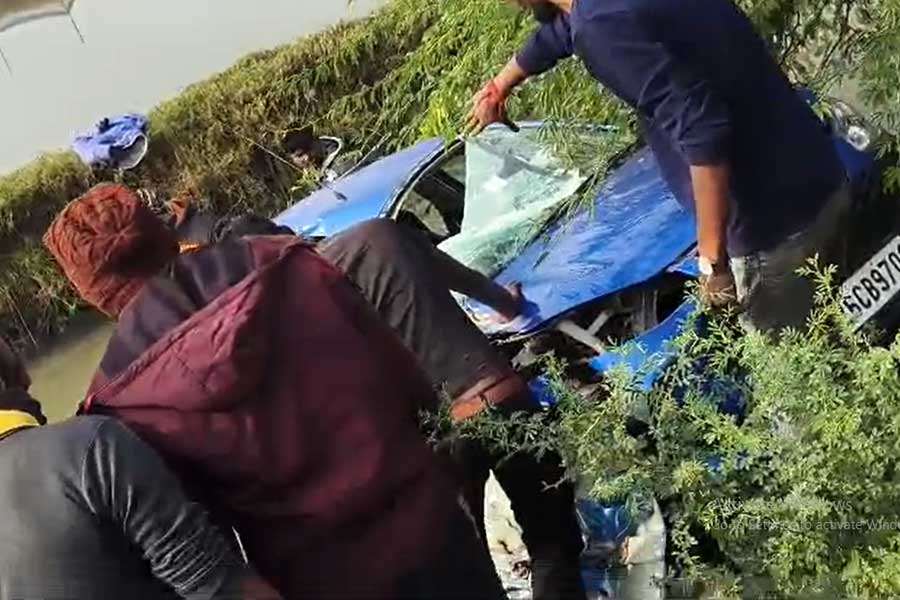দুর্ঘটনার কবলে শাহজাহান মামলার অন্যতম সাক্ষী, মৃত্যু ছেলে-চালকের, ‘খুনের চেষ্টা’, দাবি রেখার