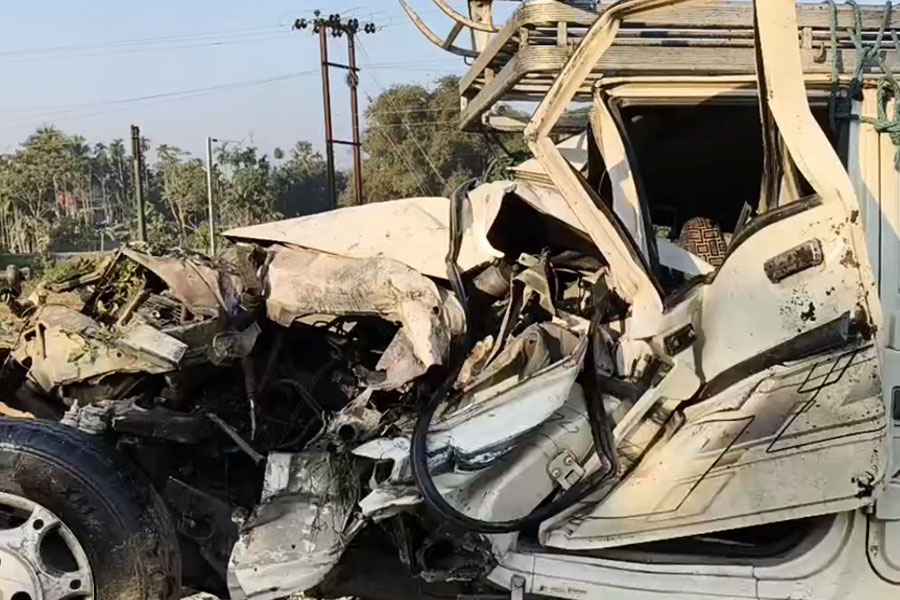 নেপালে যাওয়ার পথে ভয়াবহ গাড়ি দুর্ঘটনা, শিলিগুড়িতে মৃত্যু পরিযায়ী শ্রমিকের