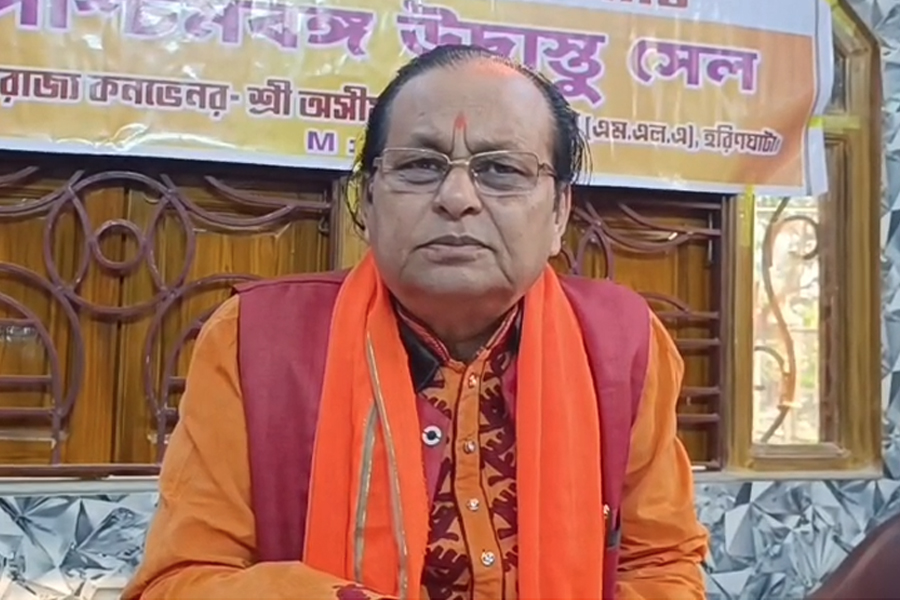 মুখ্যমন্ত্রীকে নিয়ে কুরুচিকর পোস্ট! প্রতিবাদে সরব বিজেপি বিধায়ক অসীম সরকার