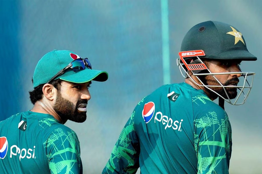 টি-২০ বিশ্বকাপের আগে বাদ বাবর-রিজওয়ানরা! শ্রীলঙ্কা সিরিজের দল ঘোষণা পাকিস্তানের