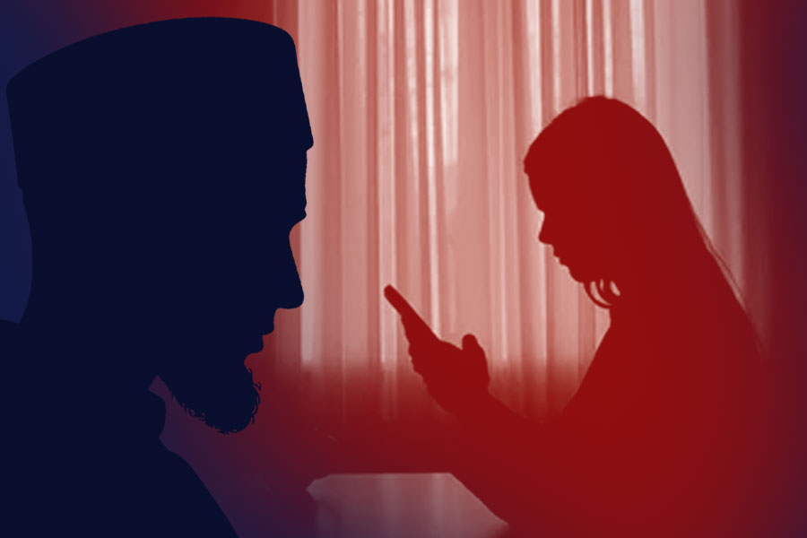 ছাত্রের মাকে মোবাইলে ঘনঘন কুপ্রস্তাব! বাংলাদেশে বহিষ্কৃত জামাতের শীর্ষ নেতা