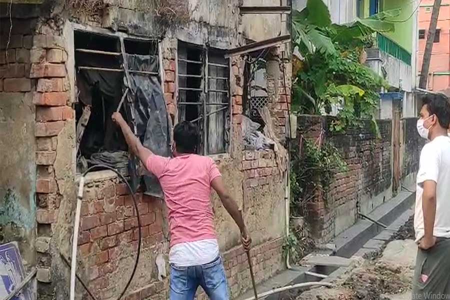হুগলিতে একাকী বৃদ্ধের রহস্যমৃত্যু! ঘর থেকে উদ্ধার পচাগলা দেহ