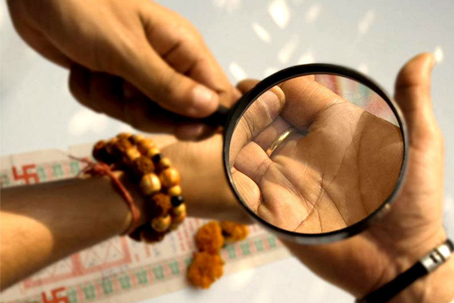 হাতের মুঠোয় লুকিয়ে ভাগ্যের চাবিকাঠি, জানুন কোন আঙুলে কোন গ্রহের বাস