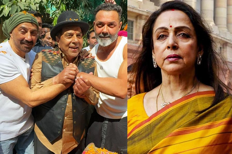 ধর্মেন্দ্রর দিল্লির স্মরণসভায় আমন্ত্রিত নেতা-মন্ত্রীরা, সানি-ববিকে ডাকলেন না হেমা! দেওল পরিবারে চিড়?