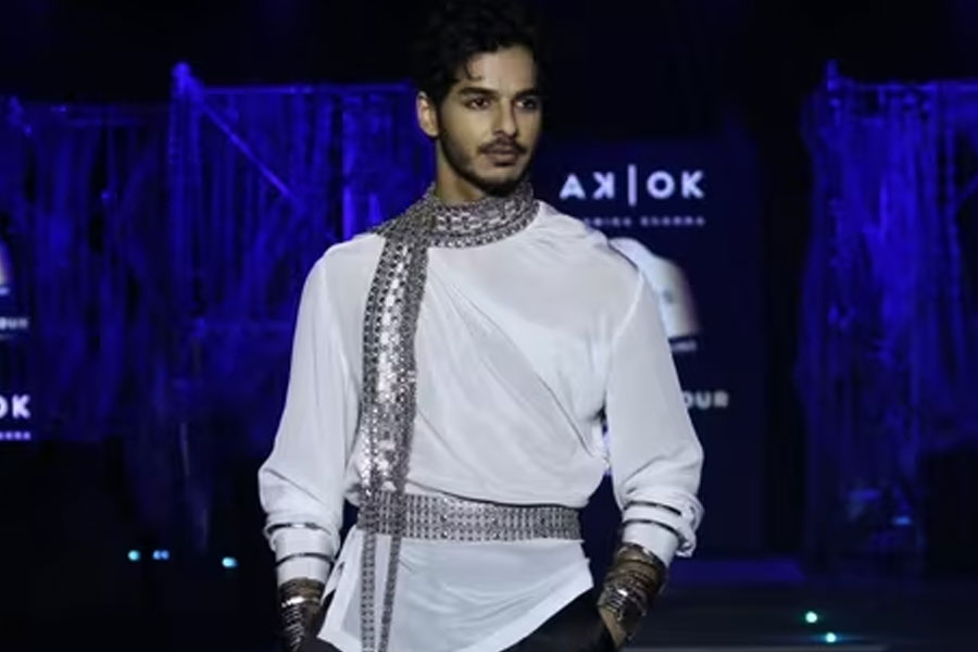‘ধড়ক’ ছবির শুটিং করেছিলেন কলকাতায়, সেই শহরেই র‍্যাম্প মাতিয়ে কী বললেন ‘হোমবাউন্ড’ নায়ক ঈশান?