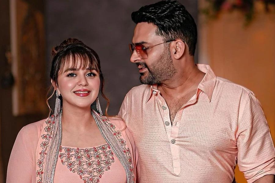 ‘বউয়ের ভয়ে অন্য নায়িকাদের সঙ্গে রোম্যান্স করতে হাত কাঁপে’, কপিলের চরম স্বীকারোক্তিতে তোলপাড় নেটভুবন!