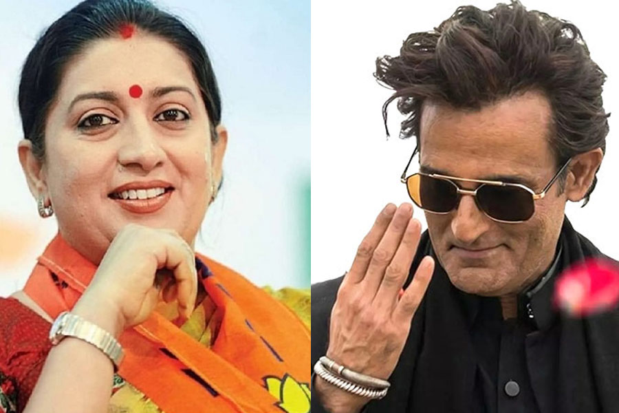 ‘ওকে অস্কার দেওয়া হোক’, ‘ধুরন্ধর’ অক্ষয় খান্নার হয়ে ব্যাটন ধরলেন স্মৃতি ইরানি