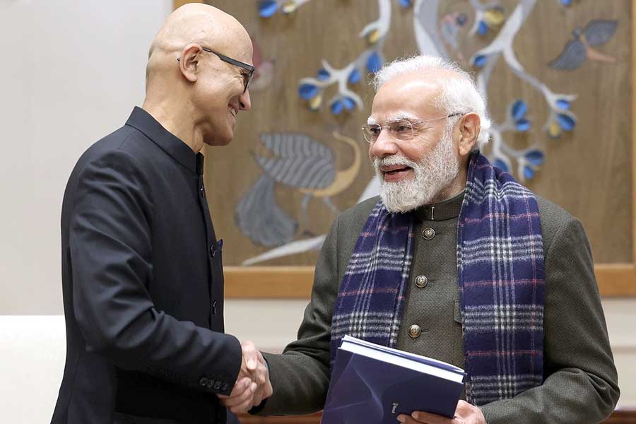 ভারতের AI বাজারে ১.৫ লক্ষ কোটি বিনিয়োগ মাইক্রোসফটের, মোদি সাক্ষাতে ঘোষণা নাদেলার