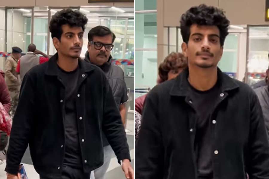 বিয়ে স্থগিত হওয়ার পর প্রথমবার প্রকাশ্যে পলাশ, বিমানবন্দরে স্মৃতির ‘হবু’ স্বামীর সঙ্গে কে?