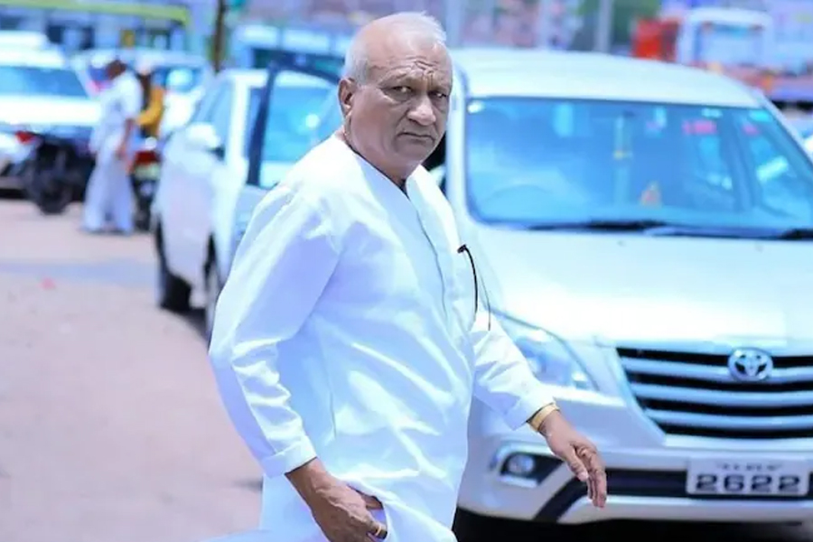 মিটছে না কোন্দল! কংগ্রেসকে বেকায়দায় ফেলে নতুন রাজ্যের দাবি কর্নাটকের বিধায়কের
