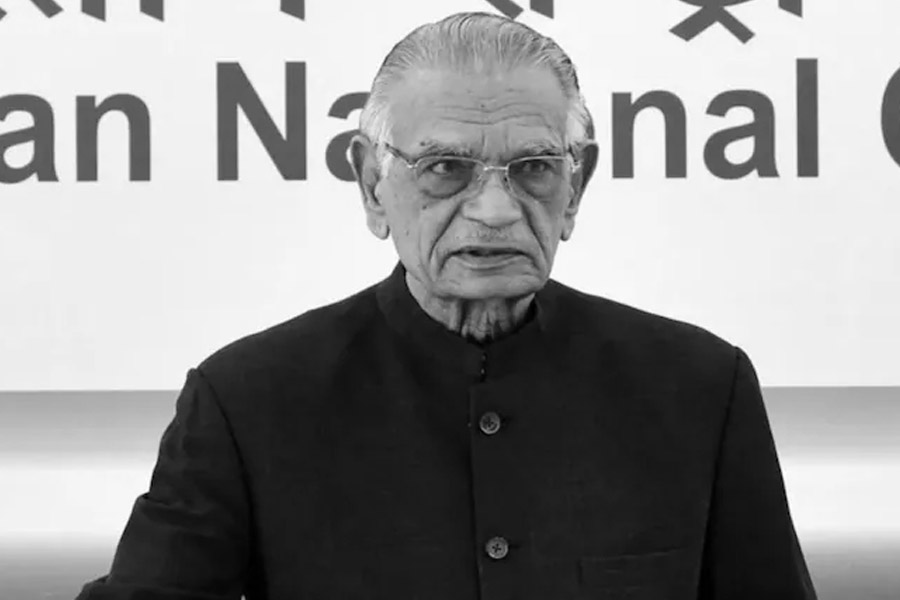 মন্ত্রিত্ব ছাড়েন মুম্বই হামলার দায় নিয়ে, প্রয়াত প্রাক্তন স্বরাষ্ট্রমন্ত্রী শিবরাজ পাতিল