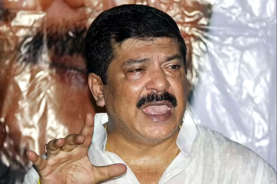 ‘ভোটার তালিকায় গোলমাল হলে প্রকাশ্যে মার’, BLO-দের হুমকি কং-বিধায়ক সুদীপ রায়বর্মনের
