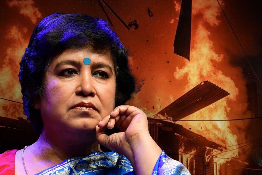 এবার চট্টগ্রামে হিন্দু বাড়িতে আগুন! ‘হিন্দুবিদ্বেষী বর্বরদের বিরুদ্ধে ব্যবস্থা নেবে ইউনুস?’ প্রশ্ন তসলিমার