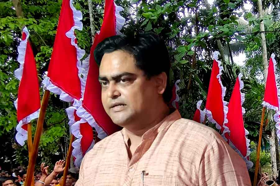 SIR-এ ১ লাখ মতুয়ার নাম বাদ? ‘সহ্য করা’র নিদান দিলেন শান্তনু ঠাকুর